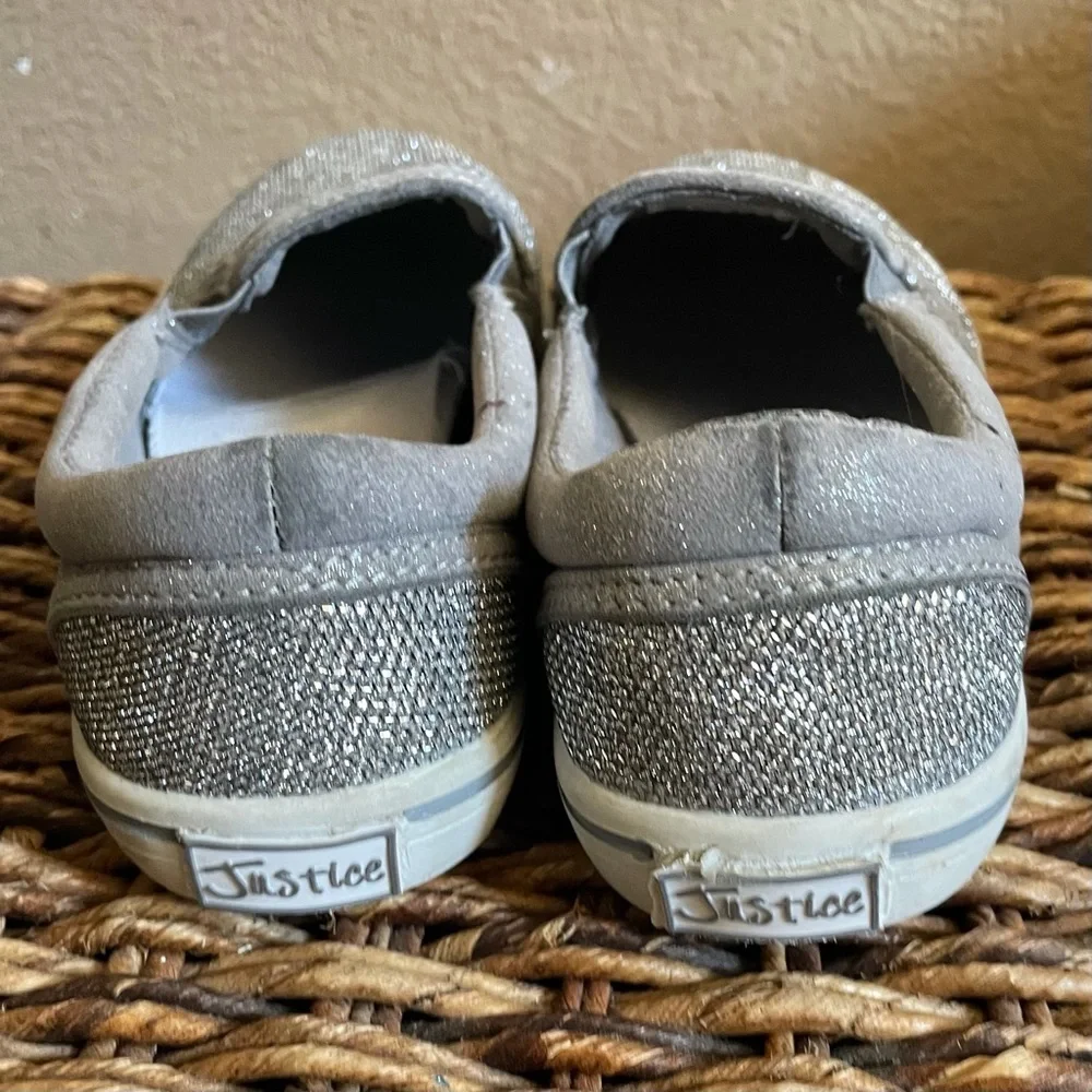 Justice girls/youth silver/gray shimmery slip on shoes sz 5